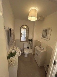 8 Killick Road, Westvale Park, Horley, Surrey